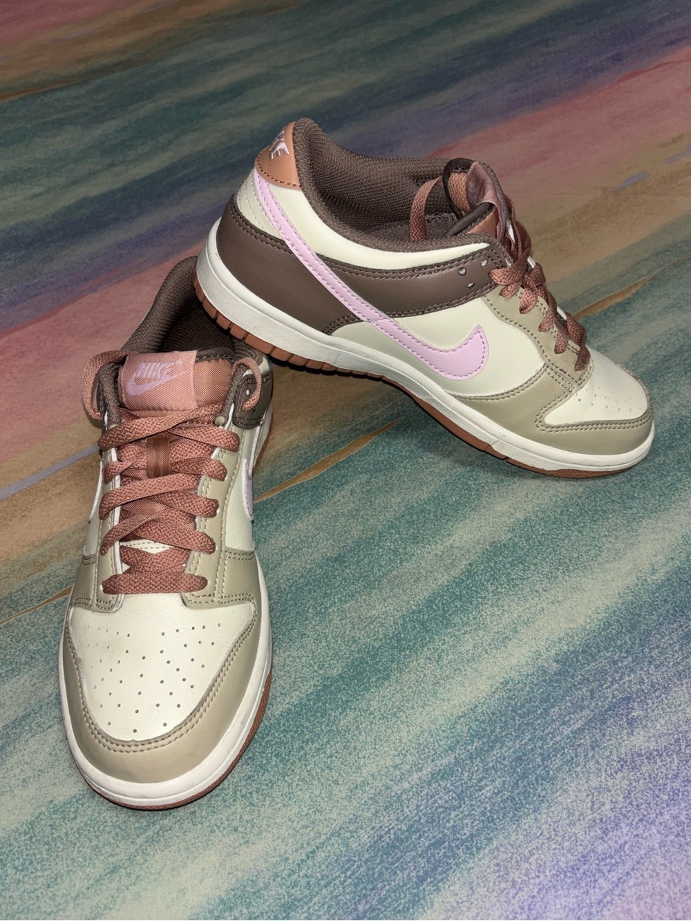 Nike Dunk Low GS Desert Khaki/Pink Foam Sneakers size 5Y/ women’s 6.5 FB9109 201 - Picture 4 of 9